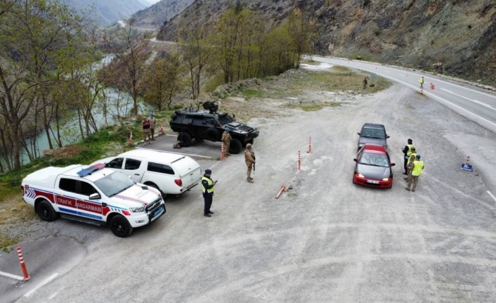 Gümüşhane'de bayram tatilinde haklarında arama kaydı bulunan 7 kişi yakalandı