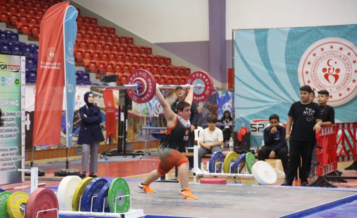 Ordu'da Okul Sporları Halter Yıldızlar Türkiye Birinciliği sona erdi