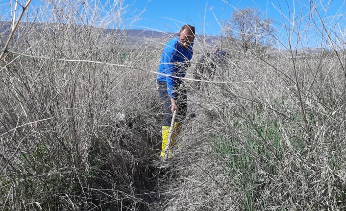 Ortaköy Belediyesi, 4 kilometrelik su kanalında temizlik yaptı