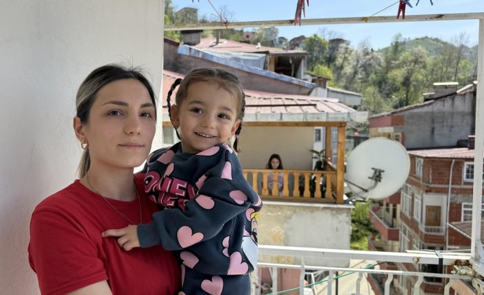 Rize'de bir evin balkonunda bulunan sepete mermi isabet etti