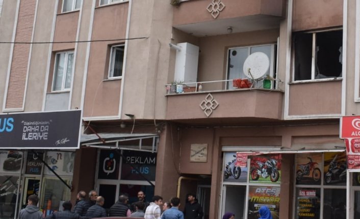 Bafra'da ev yangınında dumandan etkilenen kişi hastaneye kaldırıldı