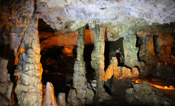 Tokat'ta Ballıca Mağarası'nı bayram tatilinde 16 bin 200 kişi gezdi