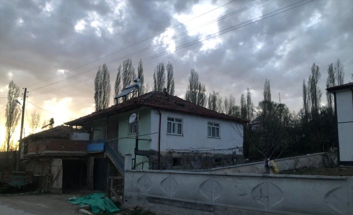 Tokat'ta meydana gelen 5,6 büyüklüğündeki deprem Yozgat'ta hasara neden oldu