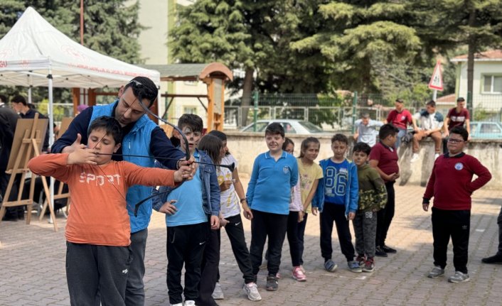 Ayancık’ta “Bir Kitap da Sen Anlat“ etkinliği düzenlendi