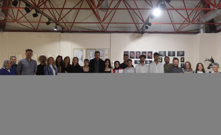 Düzce Üniversitesinde hurda ve atık metallerle tasarlanan heykeller sergilenmeye başlandı