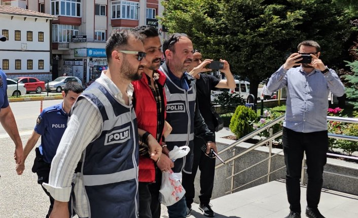 Çorum'da kombi bakımı bahanesiyle dolandırıcılık iddiasıyla yakalanan 2 kişiye adli kontrol