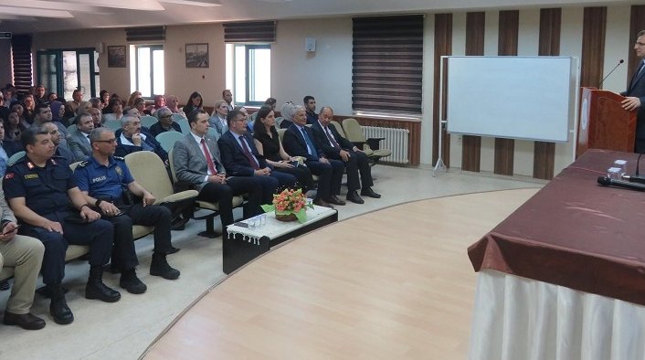 Merzifon'da “Etik Kültürünün Yaygınlaştırılması“ semineri düzenlendi