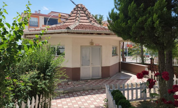 Amasya'da camiden sabunluğun çalınması güvenlik kamerasına yansıdı