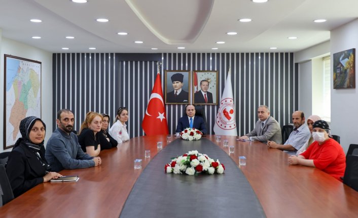 Artvin Valisi Ünsal vatandaşların sorunlarını dinledi