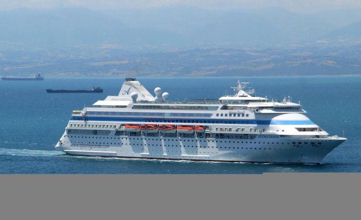 “Astoria Grande“ kruvaziyeri 966 yolcusuyla Sinop'a geldi