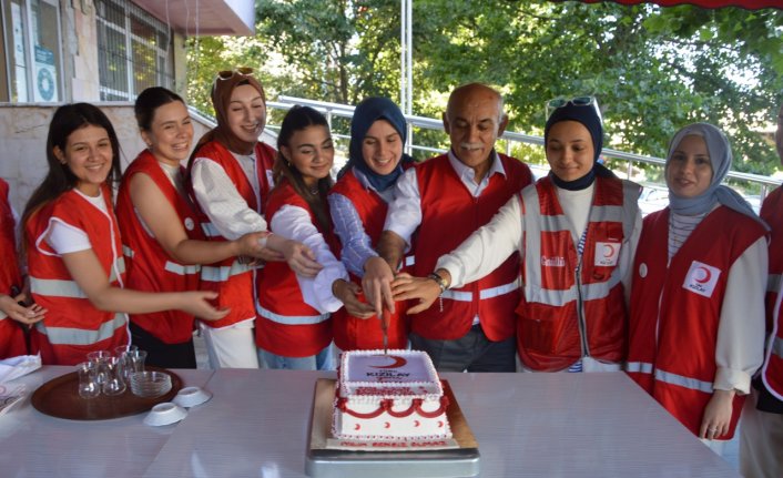 Havza Genç Kızılay Şubesi gönüllü öğrencilerine mezuniyet kutlaması