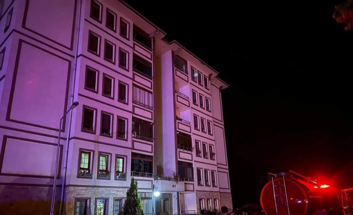 Karabük'te apartman dairesinde çıkan yangın söndürüldü