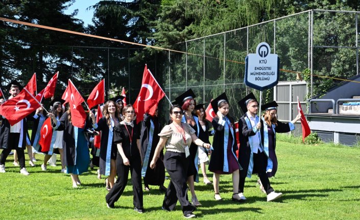 KTÜ Mühendislik Fakültesinde 57. mezuniyet töreni düzenlendi