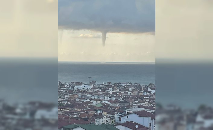 Ordu'da denizde çıkan hortum cep telefonuyla görüntülendi