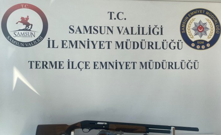 Terme'de şok uygulamada 2 ruhsatsız silah ele geçirildi