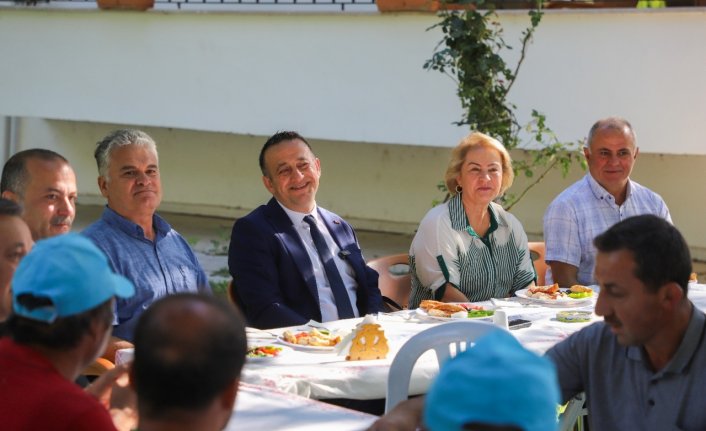 Turhal Belediye Başkanı Ural, belediye personeliyle bir araya geldi