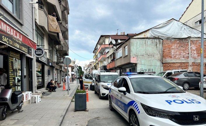 Düzce'de silahlı saldırıya uğrayan kişi ağır yaralandı