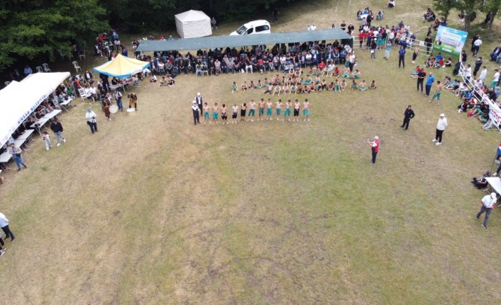 Geleneksel Ahi Pehlivan Büyük Karakucak Güreşleri, Niksar’da gerçekleştirildi