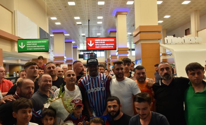 Trabzonspor'un transfer görüşmelerini sürdürdüğü Nwakaeme, Trabzon'a geldi