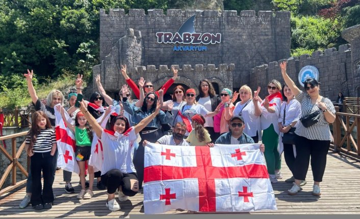 Trabzon'daki akvaryum ve kuş parkı yazın 117 bini aşkın kişiyi ağırladı