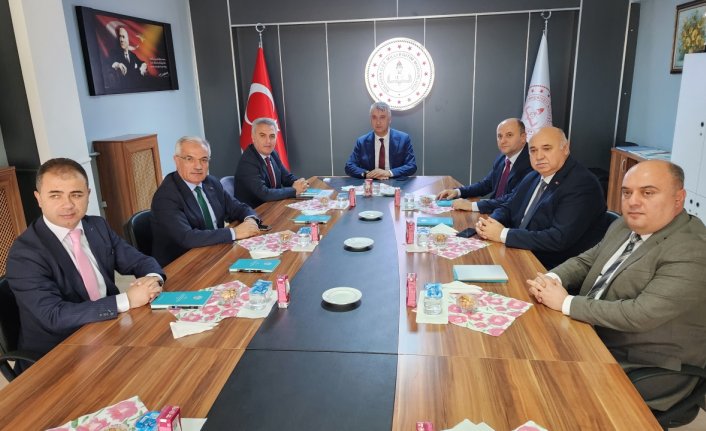 Amasya Milli Eğitim Müdürü Katipoğlu, ilçe milli eğitim müdürleri ile toplantı yaptı
