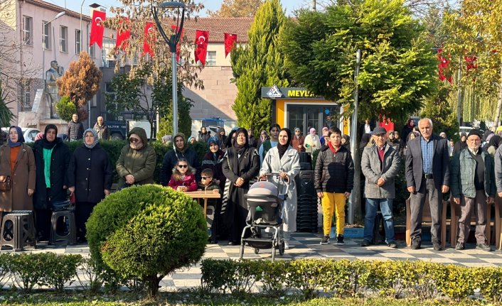 Düzce Depremi'nde hayatını kaybedenler için anma töreni düzenlendi