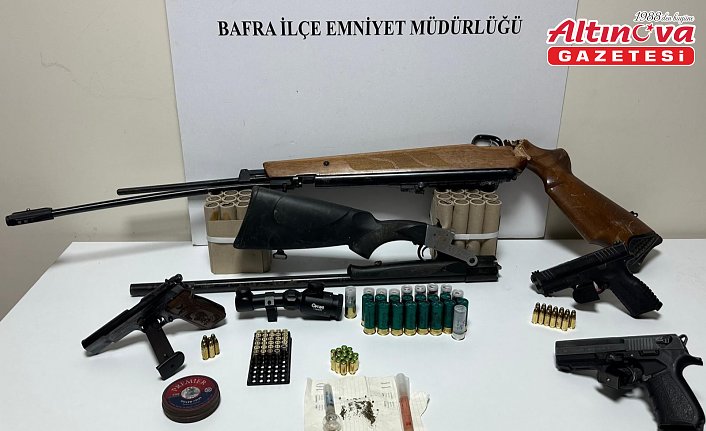Bafra'da silah ve uyuşturucu operasyonlarında 3 kişi yakalandı