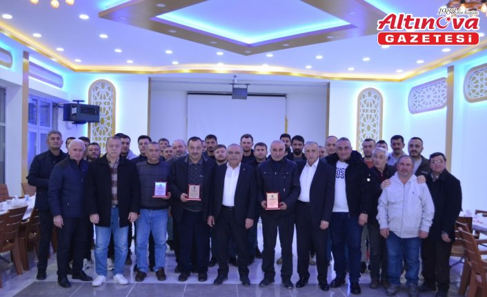 Dodurga Belediyesinden emekli olan personel için veda yemeği