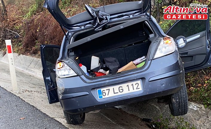 Düzce'de su kanalına çarpan otomobildeki 3 kişi yaralandı