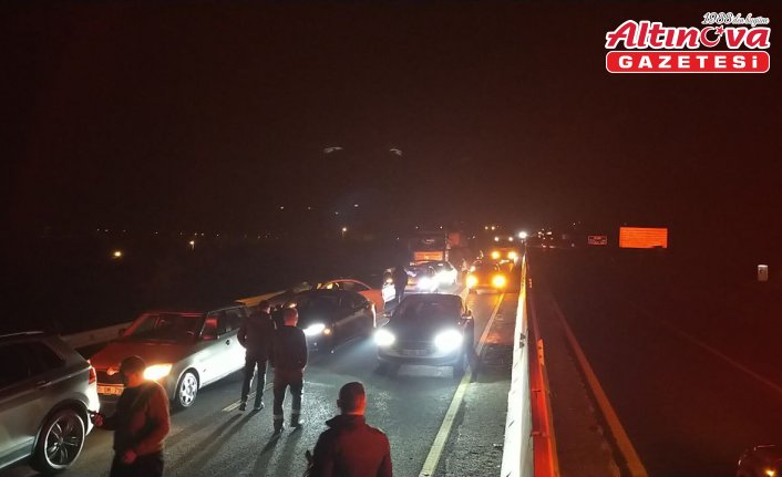 Düzce'de tırla çarpışan hafif ticari aracın sürücüsü yaralandı