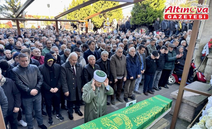 Gazeteci Küçükbayrak son yolculuğuna uğurlandı