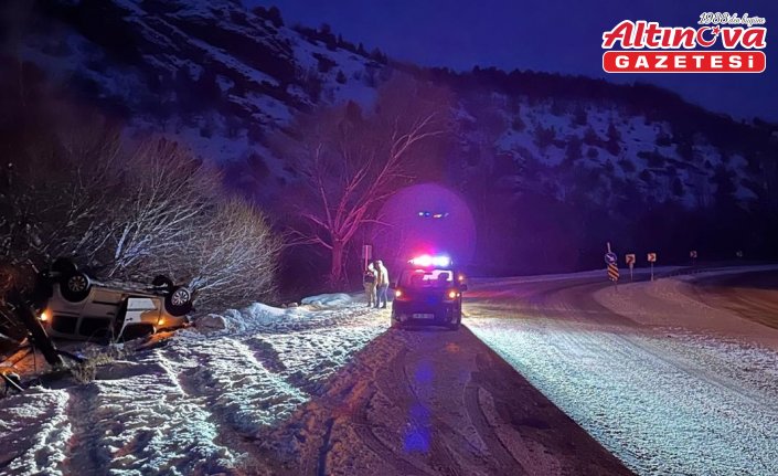 Gümüşhane'de 4 kişinin yaralandığı kaza güvenlik kamerasında