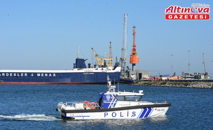 Samsun Limanı'nda bulunan gemide çıkan yangın söndürüldü