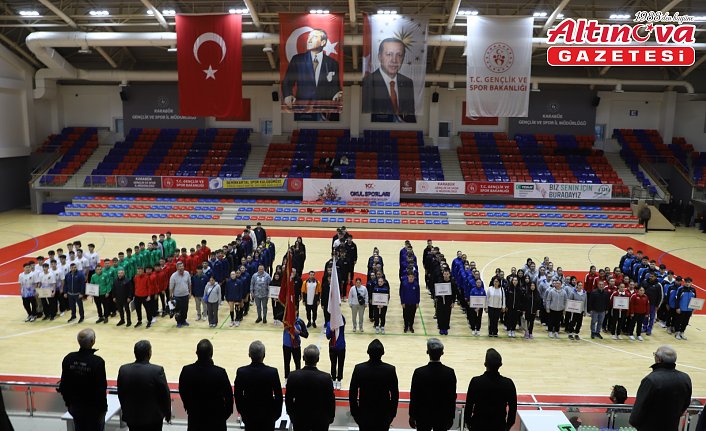 Karabük'te Okul Sporları Gençler Kız-Erkek Hentbol Yarı Final Müsabakaları başladı
