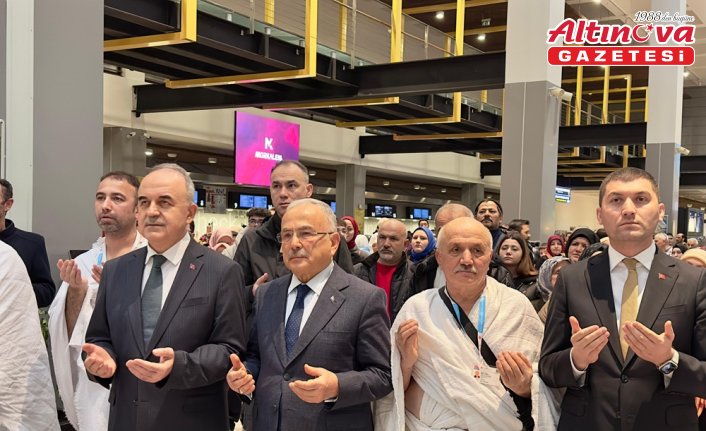 Ordu'da 213 kişilik umre kafilesi dualarla uğurlandı