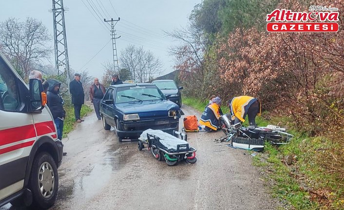 Yakakent'te motosiklet ile otomobil çarpıştı, 2 kişi yaralandı