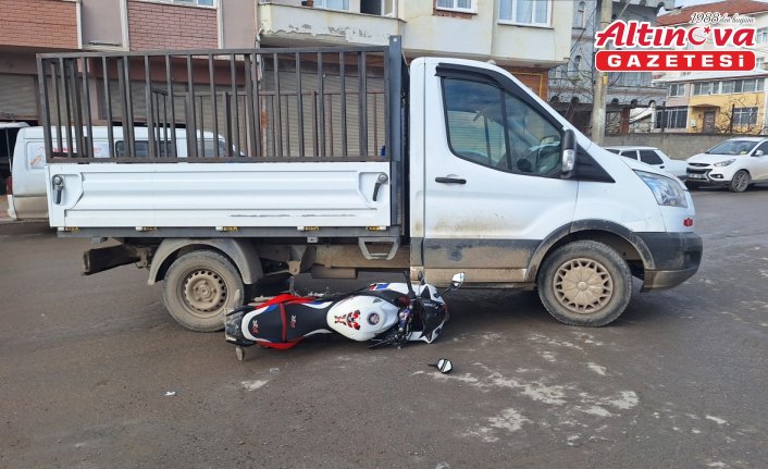 Bafra'da kamyonetle çarpışan motosiklet sürücüsü yaralandı
