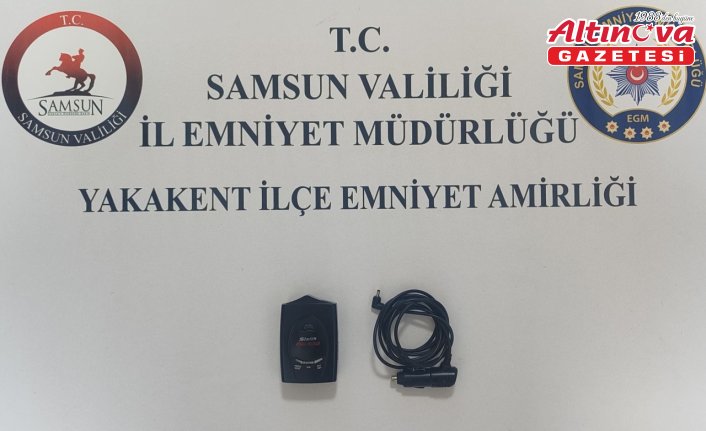 Yakakent'te bir araçta radar tespit cihazı ele geçirildi