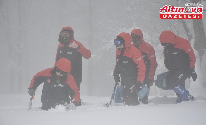 AFAD'ın “kar avcıları“ çığda arama kurtarma eğitimleriyle göreve daima hazır