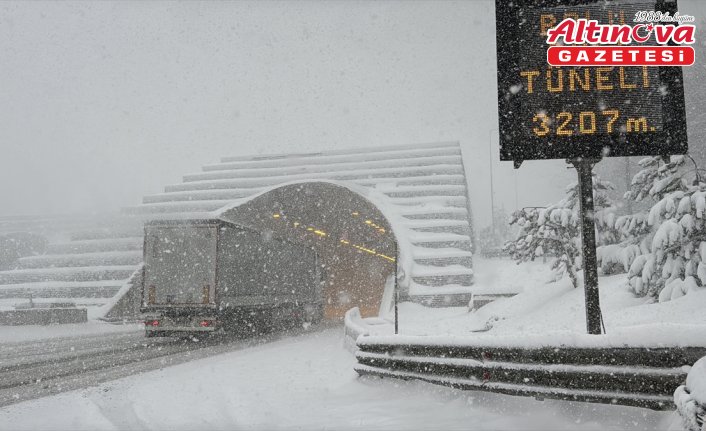 Bolu Dağı'nda kar etkisini artırdı