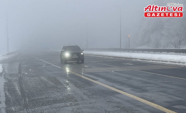 Bolu Dağı'nda kar ve sis görüş mesafesini düşürdü