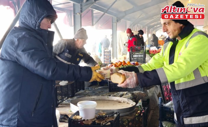 Boyabat'ta Belediyeden vatandaşlara sıcak çorba ikramı