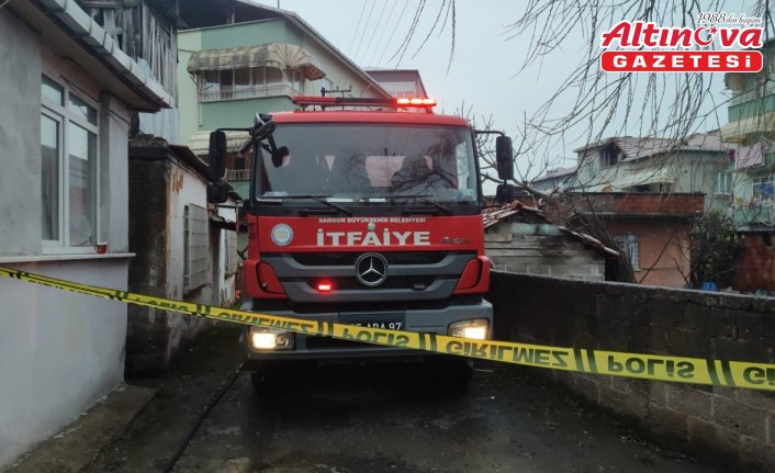 Çarşamba ilçesinde çıkan yangında bir ev kullanılamaz hale geldi