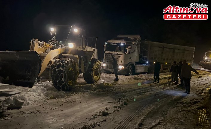 Düzce ve Kocaeli'de kar etkisini artırdı