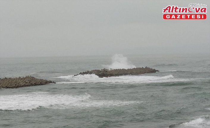 Düzce'de kuvvetli rüzgar nedeniyle dalga boyu yükseldi