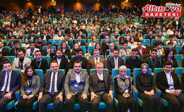 Gençlik ve Spor Bakanı Osman Aşkın Bak, ÜNİDES 2. Dönem Öğrenci Topluluk Temsilcileri Buluşması'na katıldı