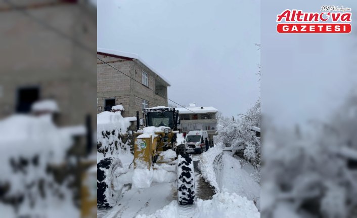 Giresun'da kardan yolu kapanan köyde mahsur kalan hasta ekiplerce kurtarıldı