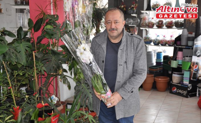 Gümüşhacıköy’de çiçekçiler 14 Şubat'a hazırlanıyor