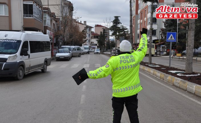 Gümüşhacıköy'de trafik denetimleri devam ediyor