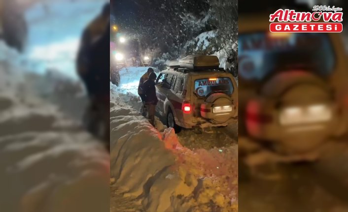 Gümüşhane'de kardan yolu kapanan köyde mahsur kalan hasta ekiplerce kurtarıldı